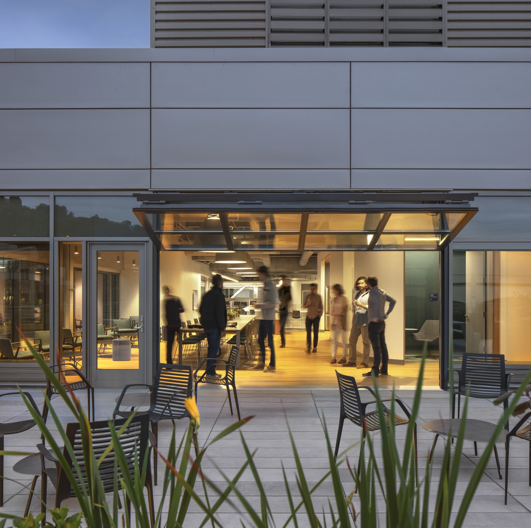 Adaptive Biotechnologies - Headquarters and Laboratory: Rooftop Gathering Space