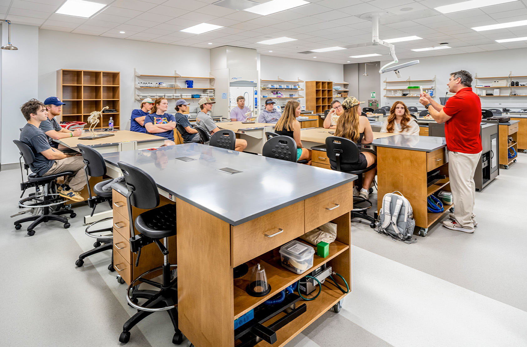 University of Georgia - Poultry Science Complex: Classroom lab with teacher and students